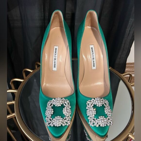 Manolo Blahnik Hangisi Crystal Buckle Pump - Picture 11 of 12